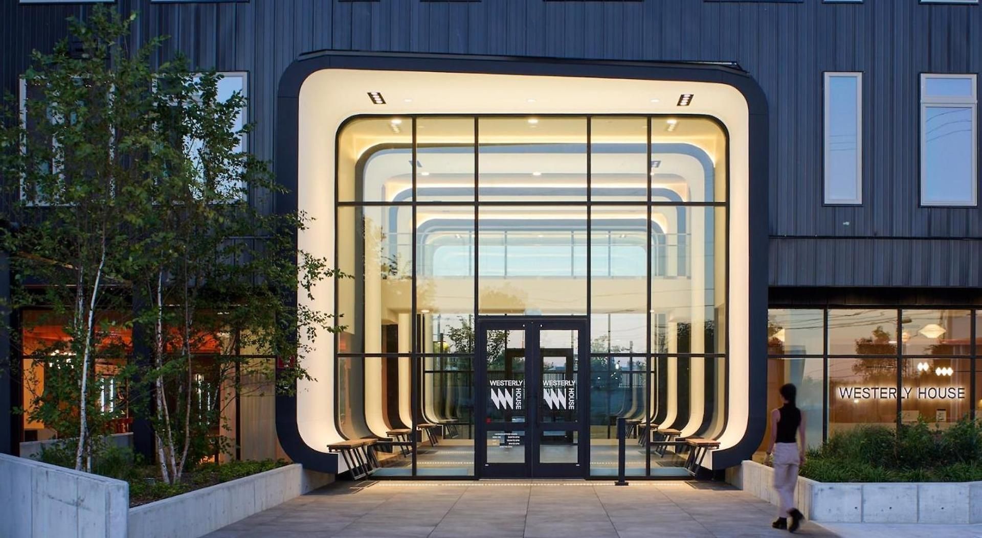 Landing Spectacular Studio Gym Apartment