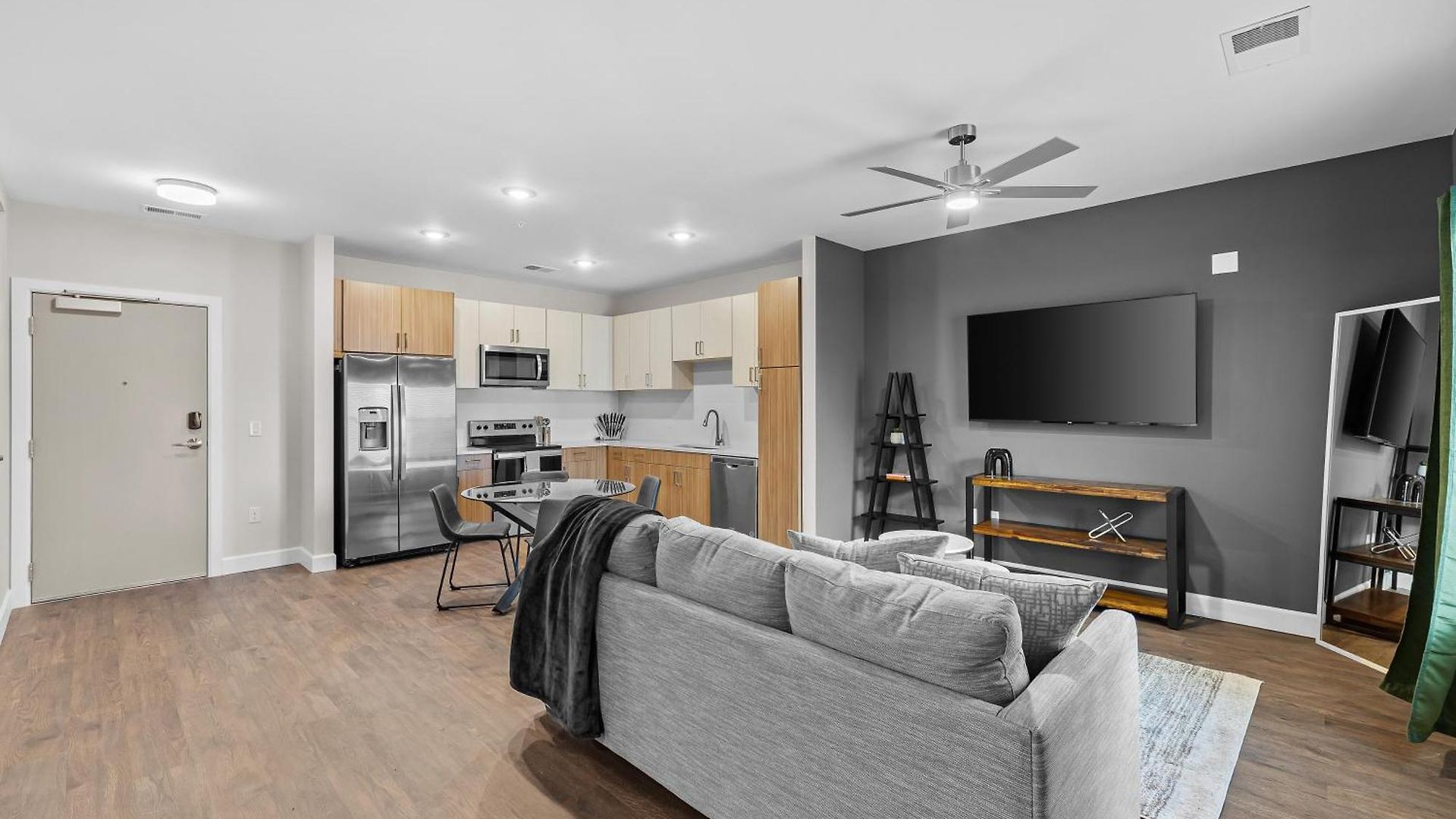 The Legend Petnhouse The Gulch Apartment Nashville