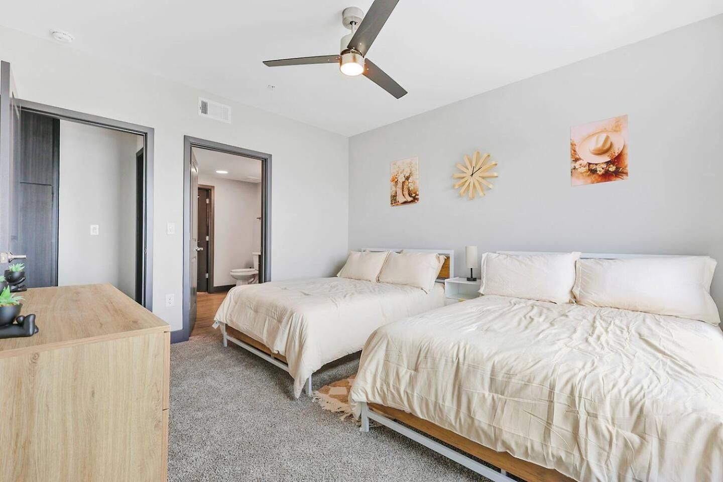 Apartment Retreat Pool, Gym, Rooftop Lounge & Free Parking Nashville