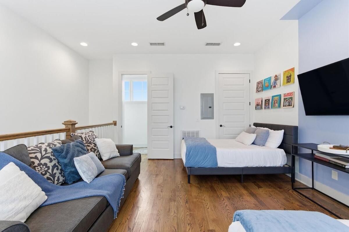 Modern 3br With Rooftop - 10 Min To Broadway Apartment *
