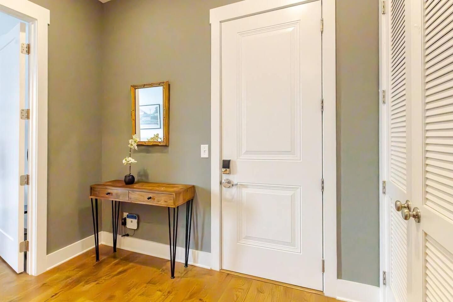 Private Rooftop, Karaoke Fun & | Sleeps 10+ Apartment Nashville