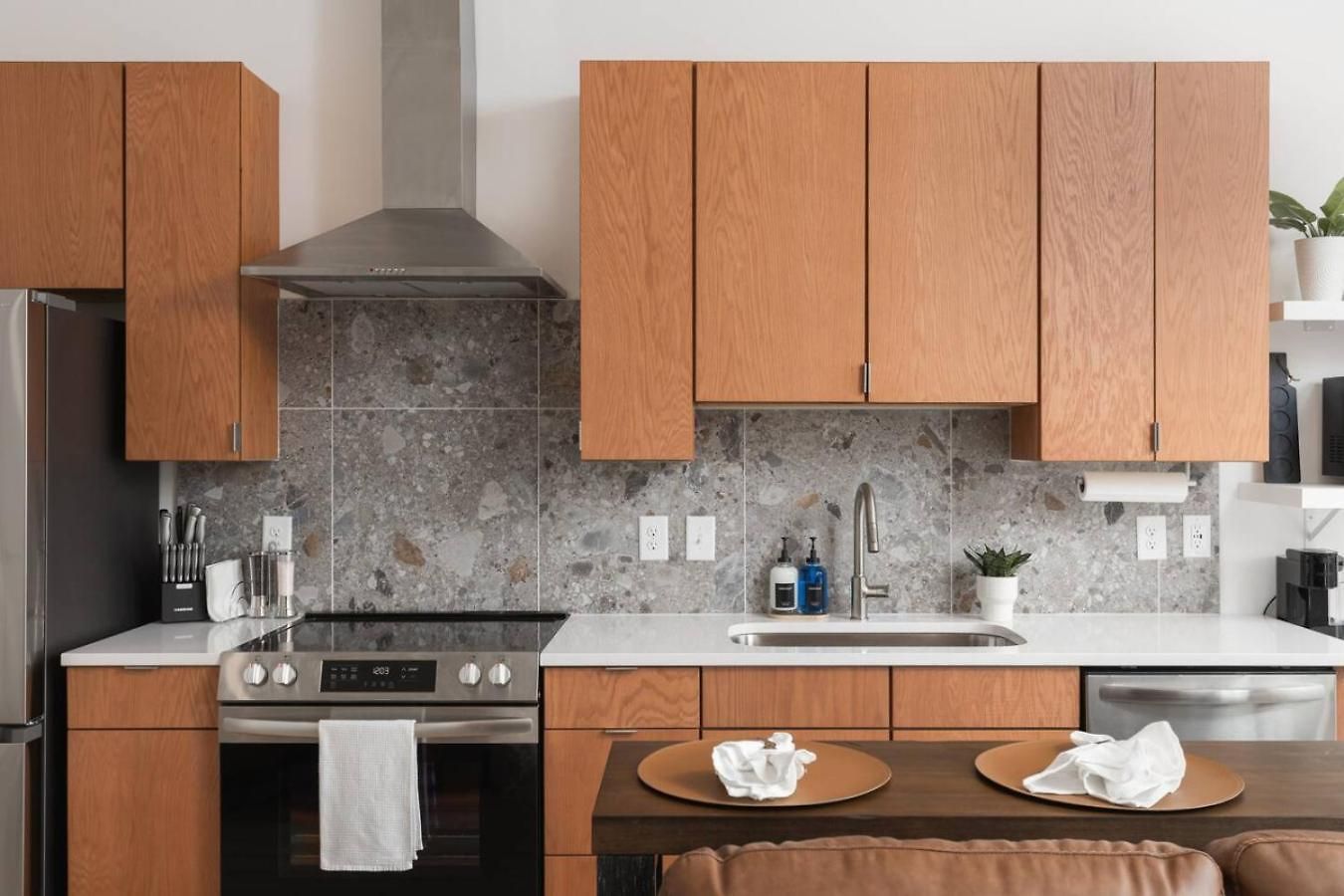 3 Miles To Downtown With Free Parking And Walk To Coffee Apartment Nashville
