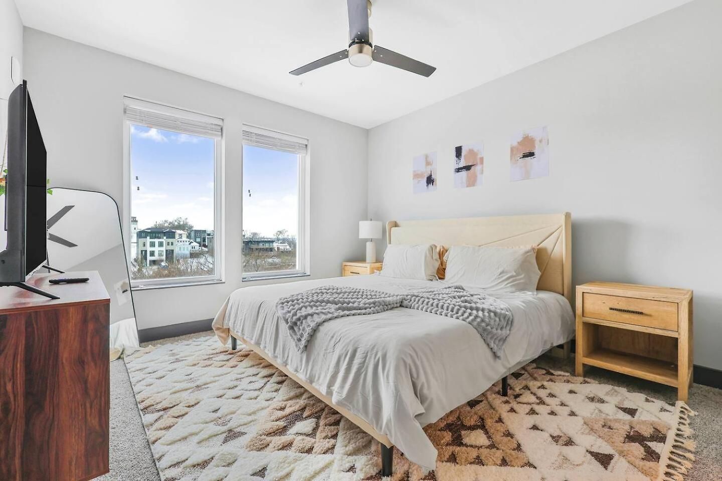 Retreat Pool, Gym, Rooftop Lounge & Free Parking * Nashville