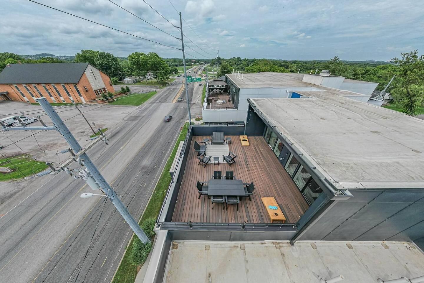 Apartment Private Rooftop, Karaoke Fun & | Sleeps 10+ Nashville