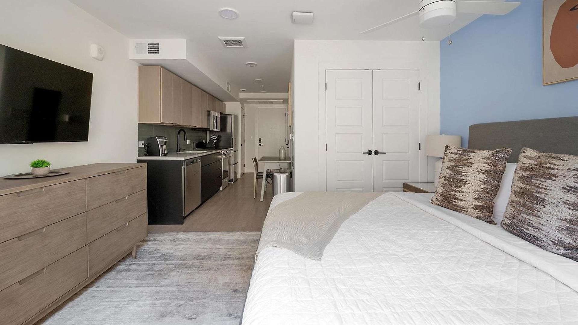 Apartment Landing Spectacular Studio Gym