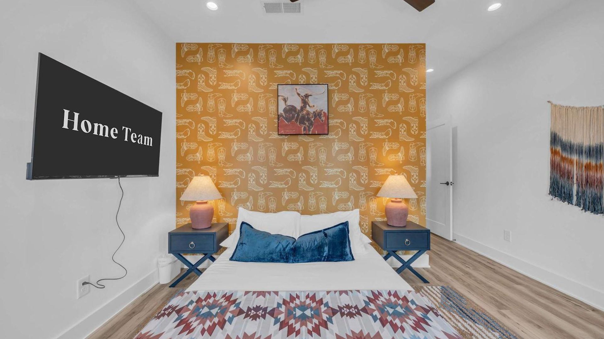 Apartment Hideaway - Rooftop Patio W Views