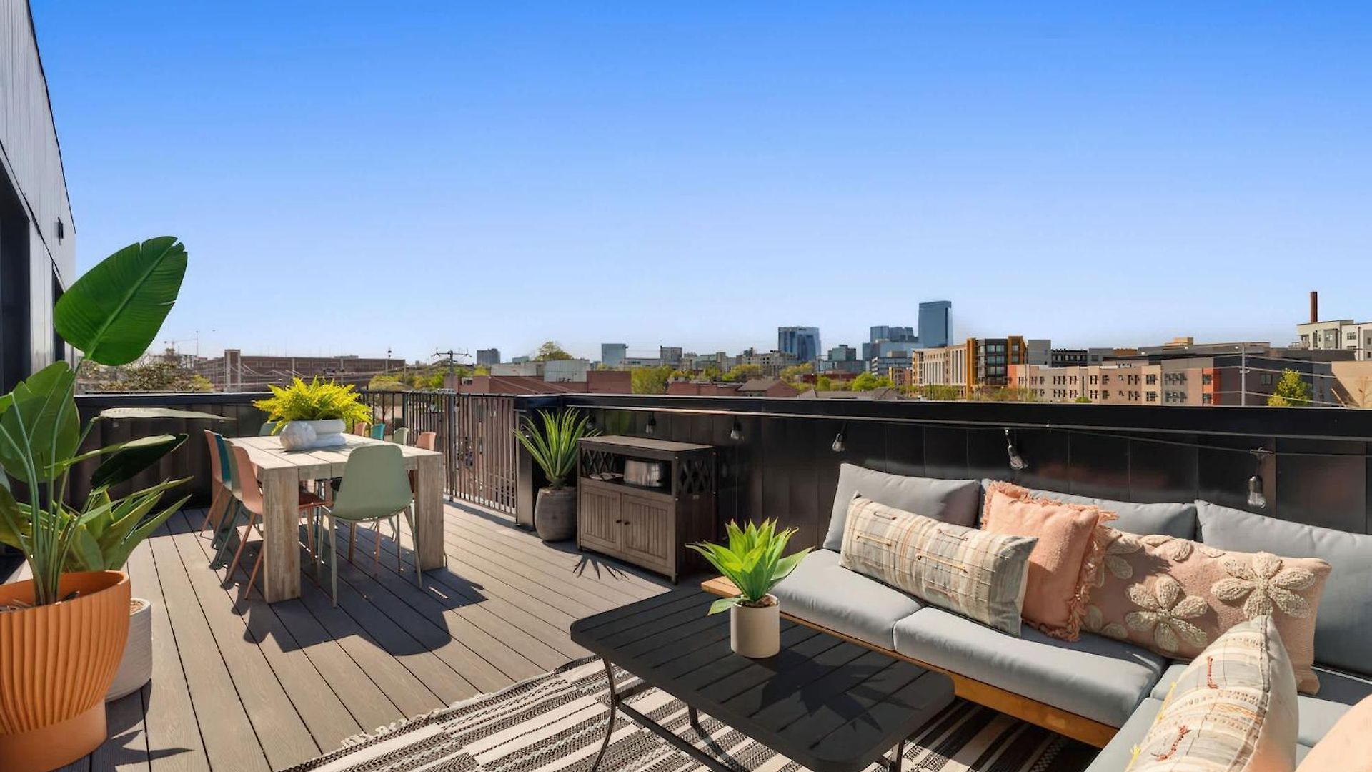 The Penthouse - 3br Rooftop - Downtown