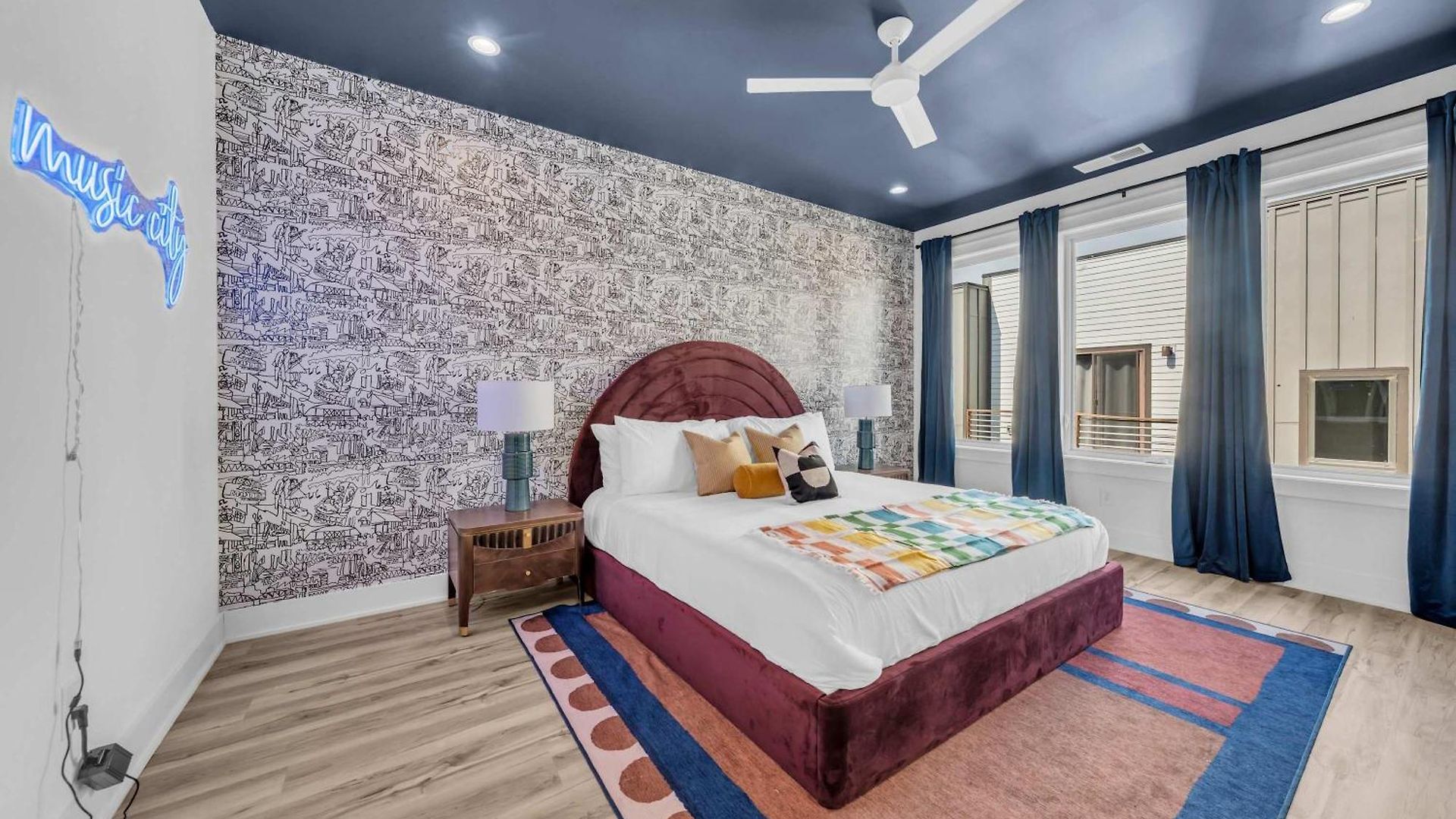 Apartment Hideaway - Rooftop - Fire Pit Nights Nashville