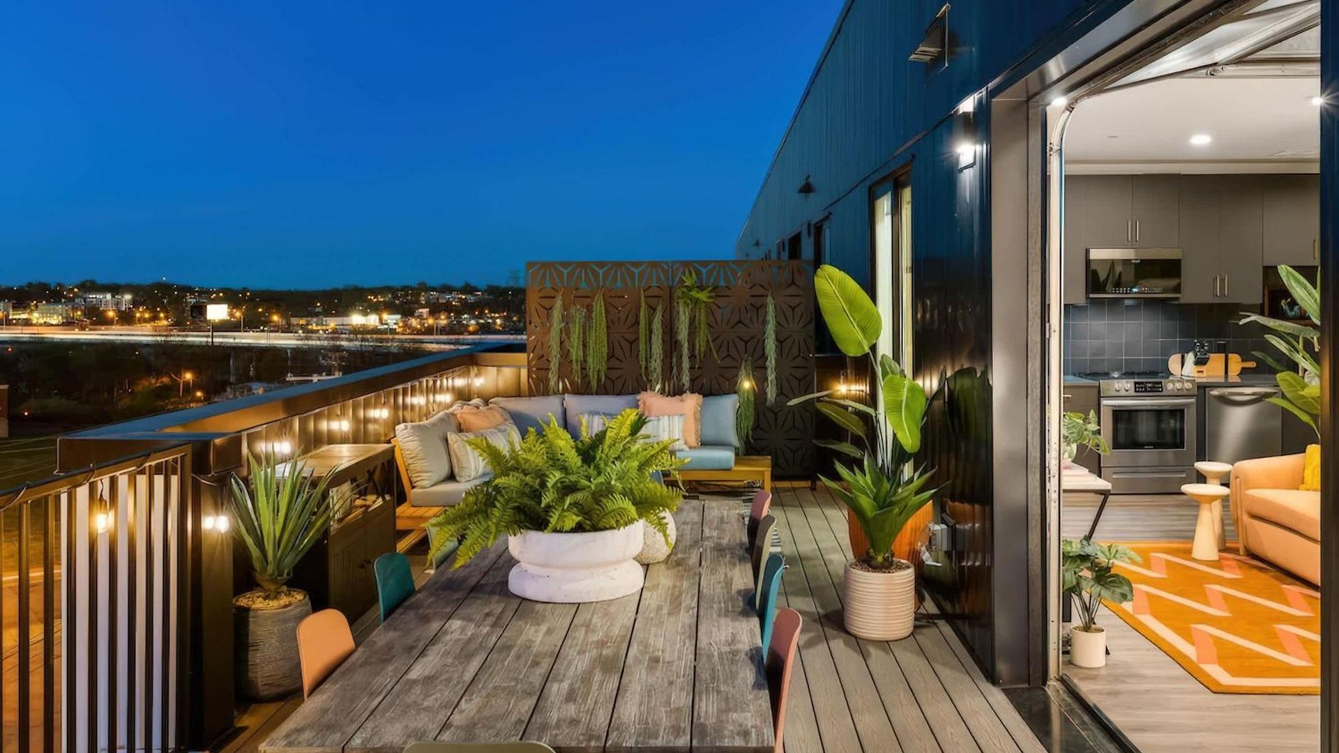 The Penthouse - 3br Rooftop - Downtown