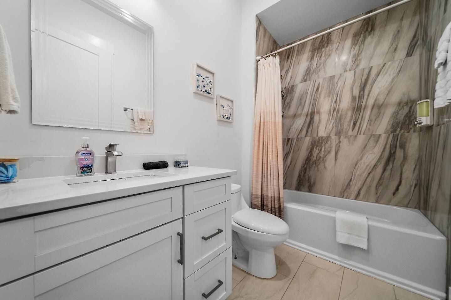 Private Rooftop, Karaoke Fun & | Sleeps 10+ * Nashville