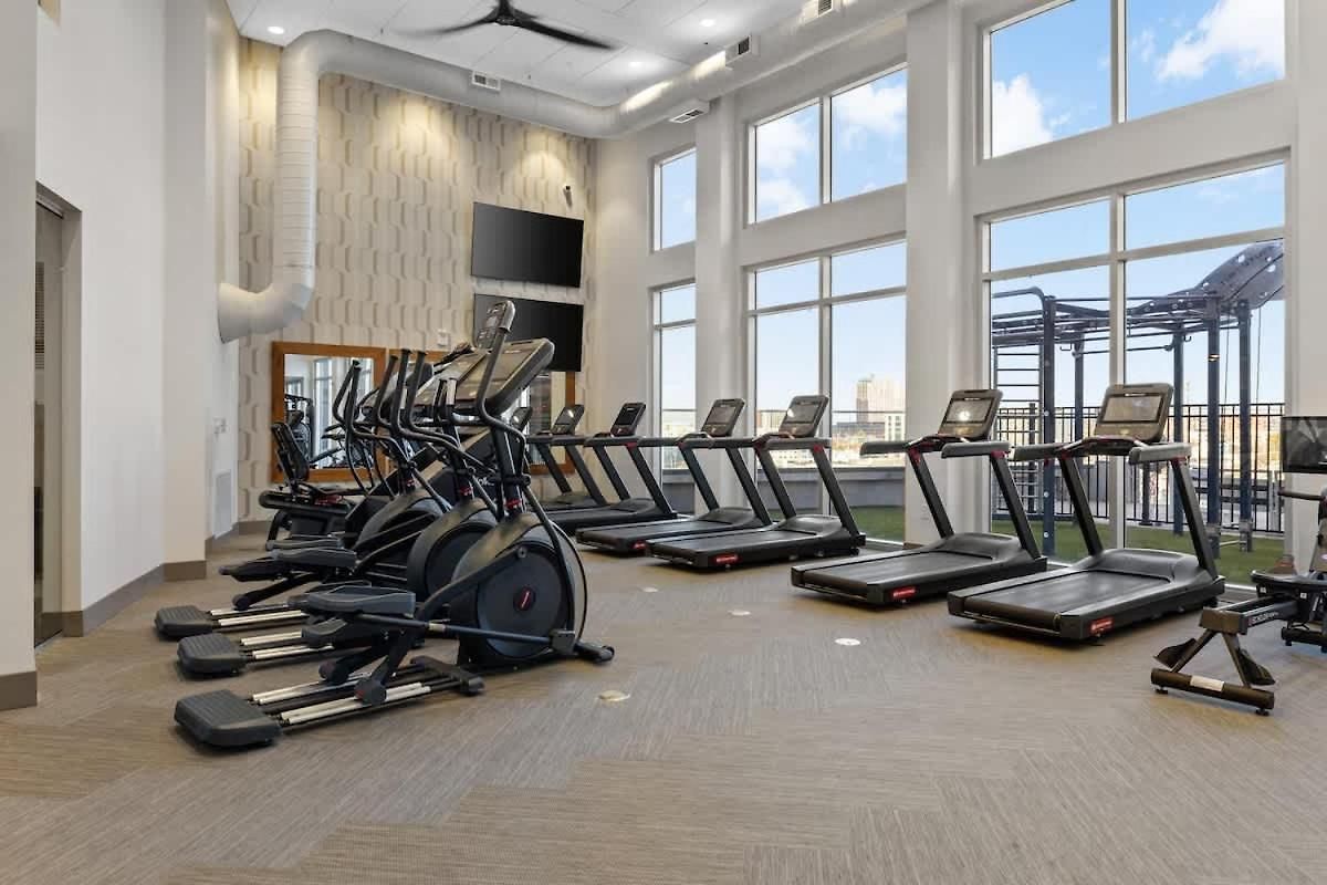 Light-filled Retreat Near Broadway & Pool Nashville