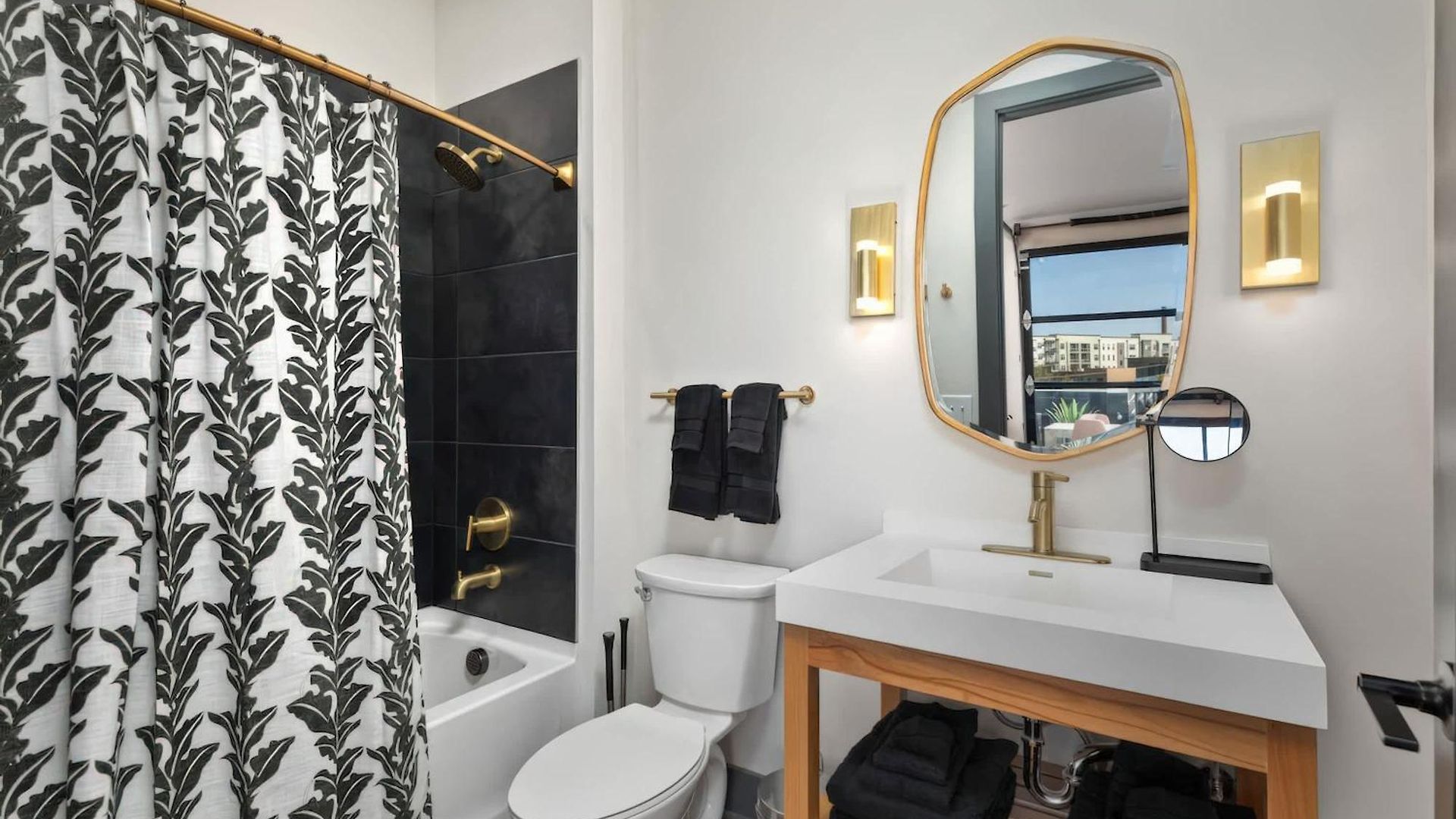 The Penthouse - 3br Rooftop - Downtown