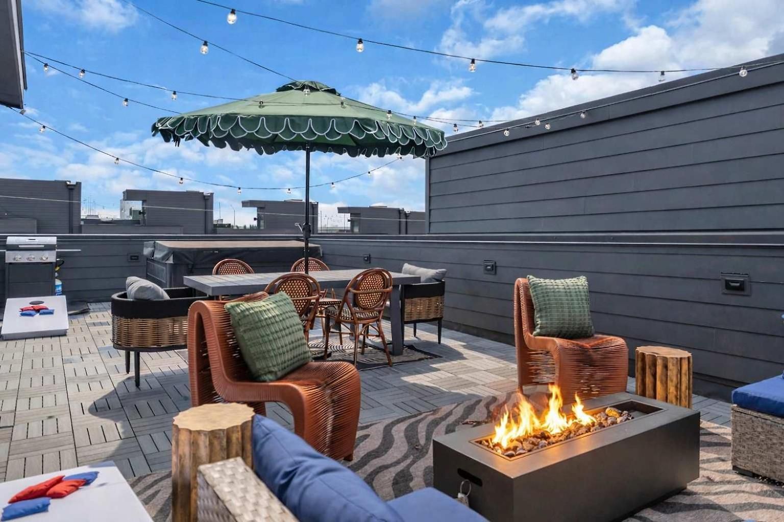 Apartment Hideaway - Rooftop - Fire Pit Nights *