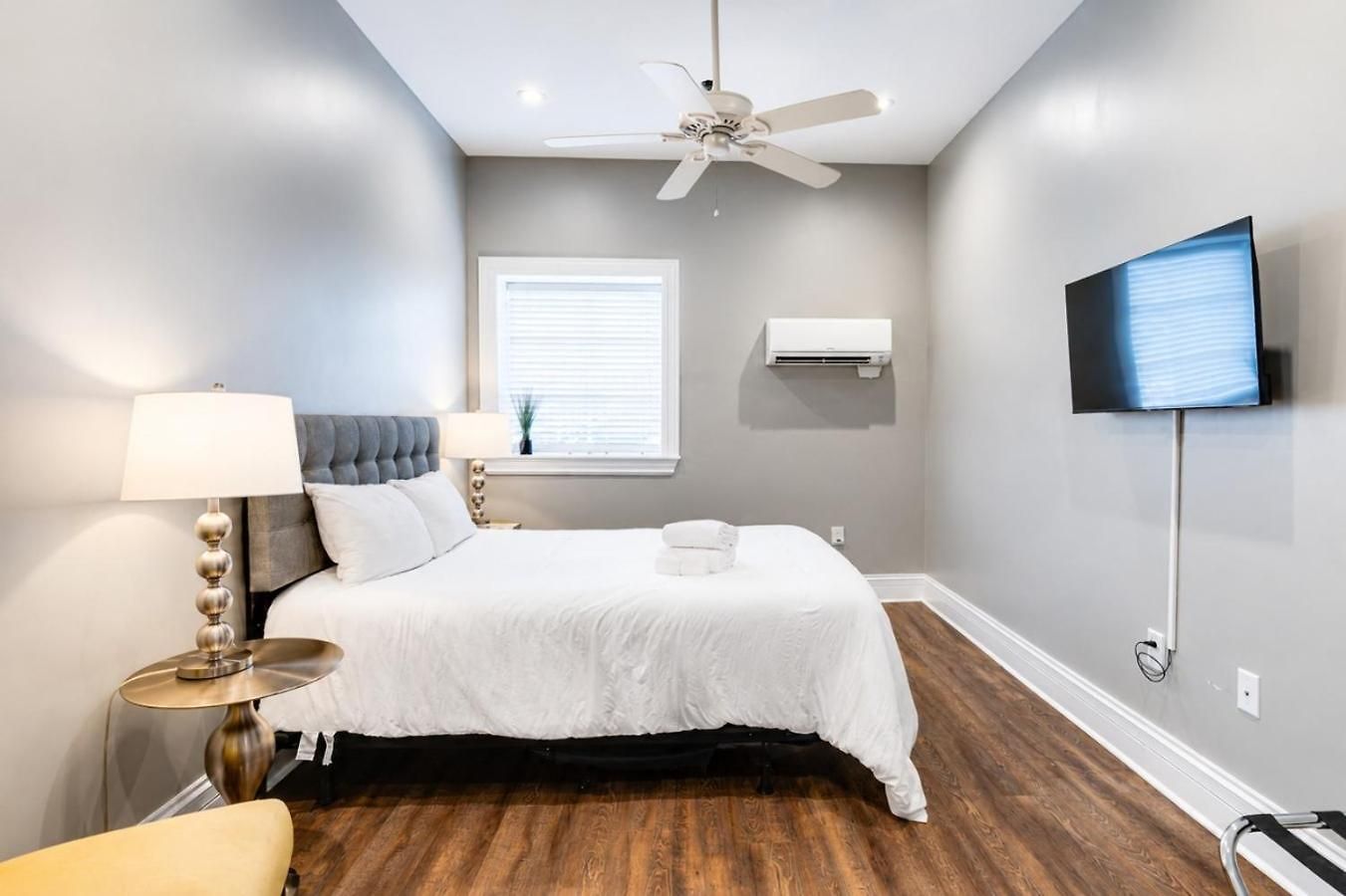 Apartment Bright & Cozy Church Conversion 1br Nashville
