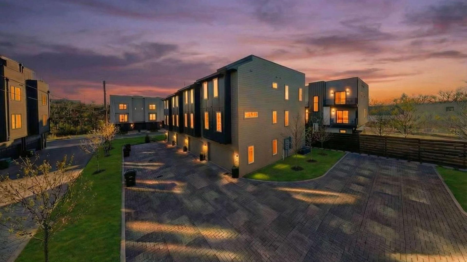 Hideaway - Rooftop - Fire Pit Nights Apartment *