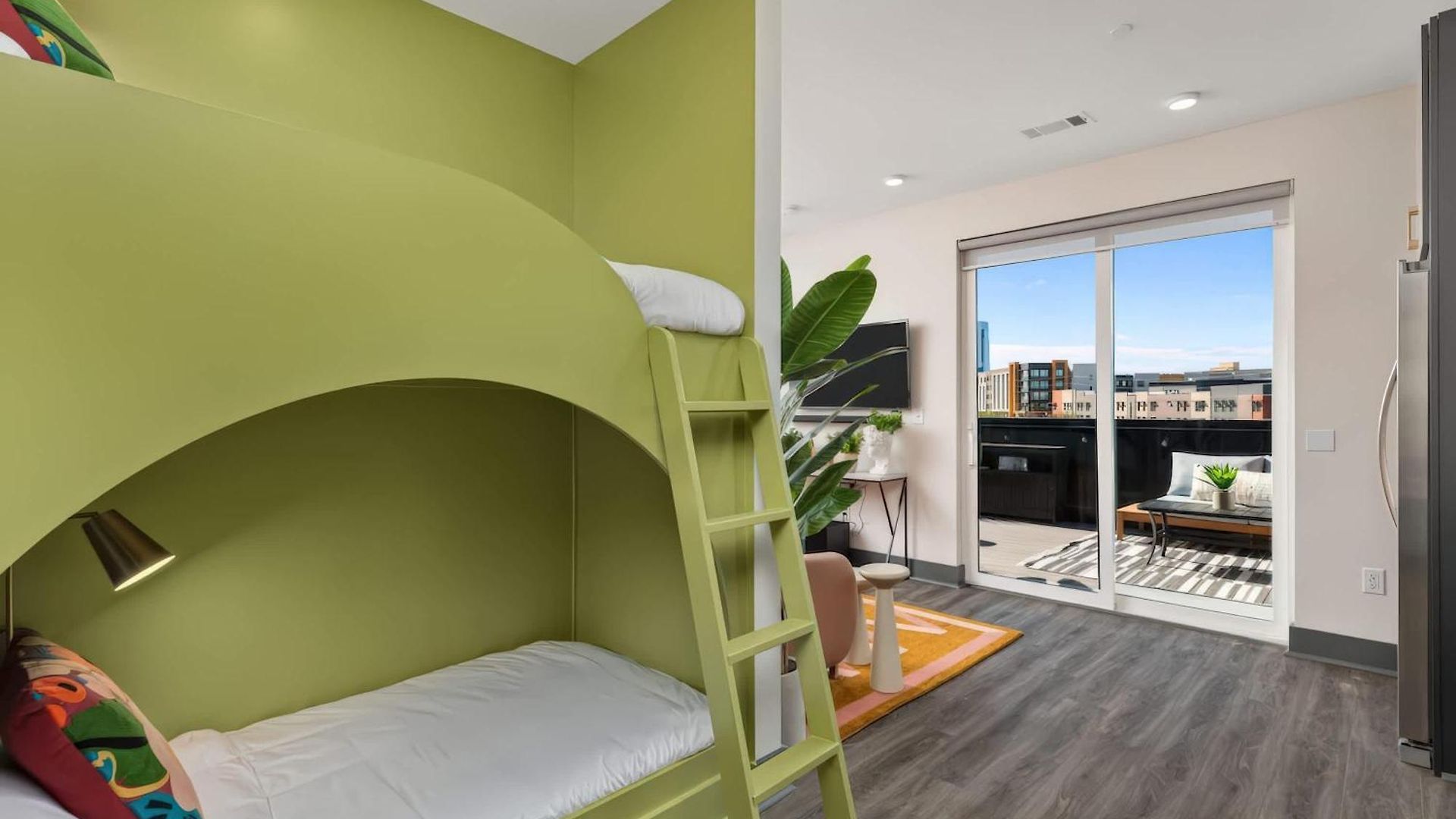 The Penthouse - 3br Rooftop - Downtown Nashville