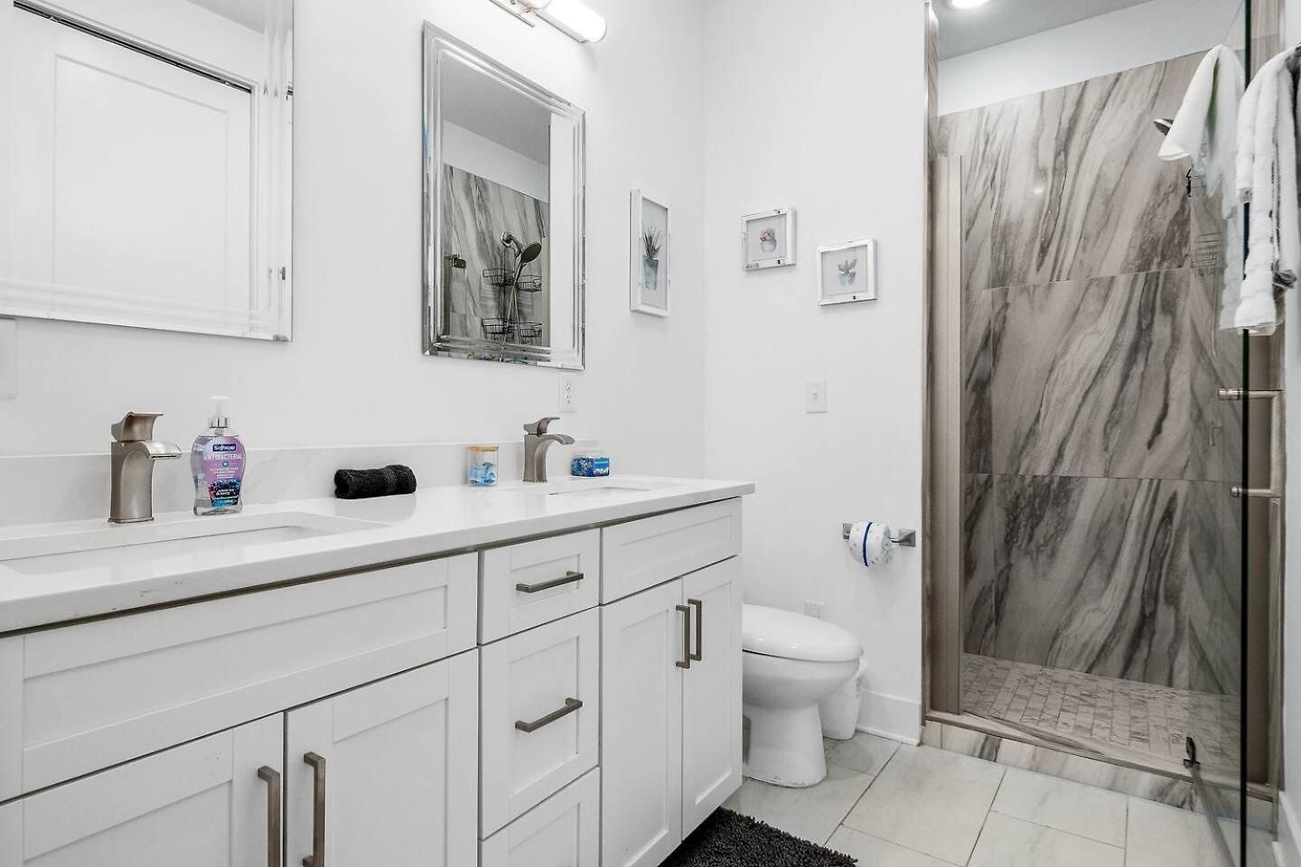 Private Rooftop, Karaoke Fun & | Sleeps 10+ * Nashville