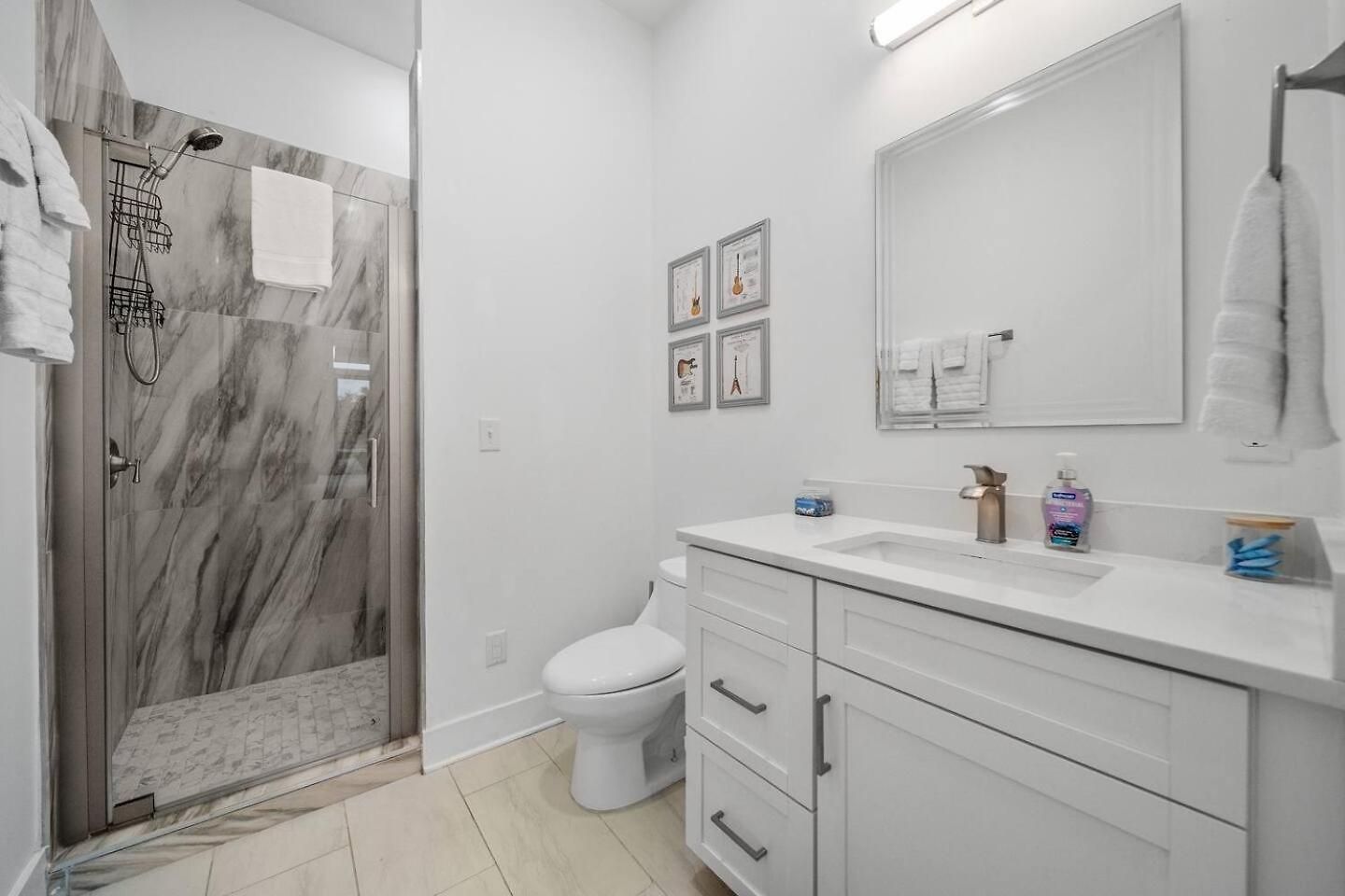 Private Rooftop, Karaoke Fun & | Sleeps 10+ *