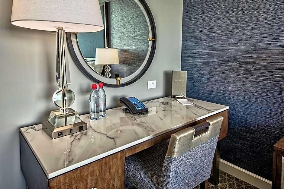 Hilton Hills Hotel 4*