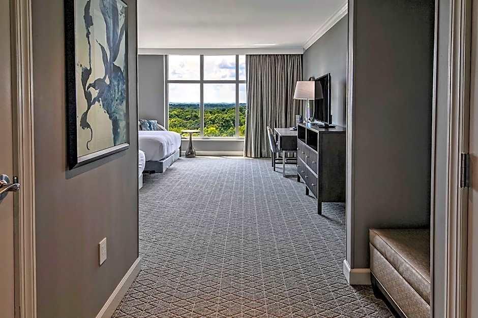 Hotel Hilton Hills 4*