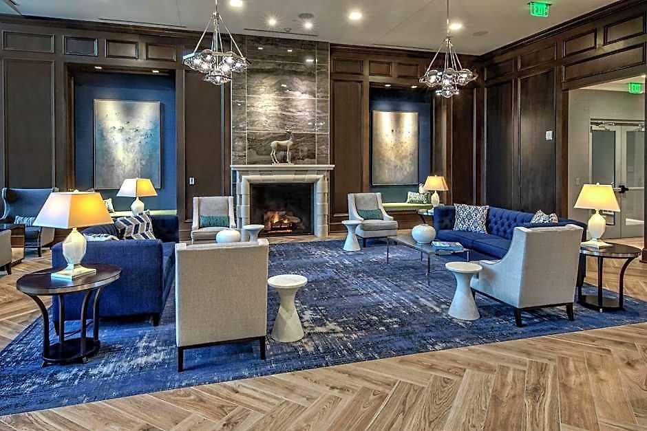 Hotel Hilton Hills 4*