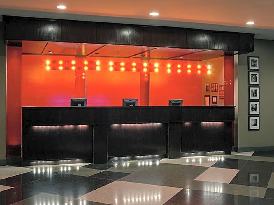 Hotel Delta By Marriott Airport Nashville