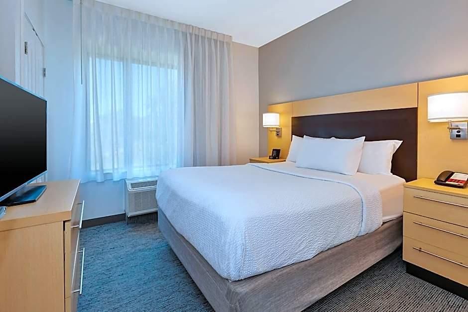 Hotel Towneplace By Marriott Airport 3*
