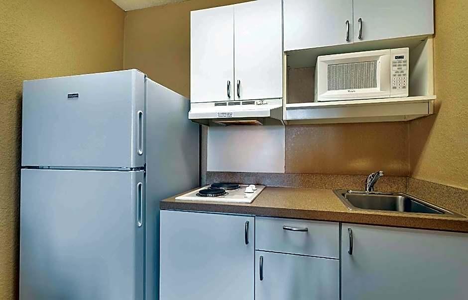Extended America Select - - Airport Hotel