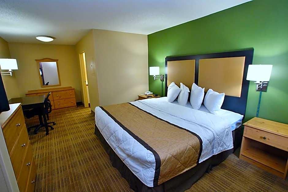 Extended America - - Airport - Music Hotel