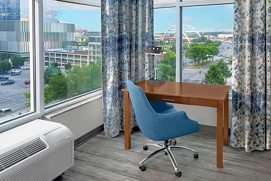 Hilton Garden Downtown Convention Center 3*