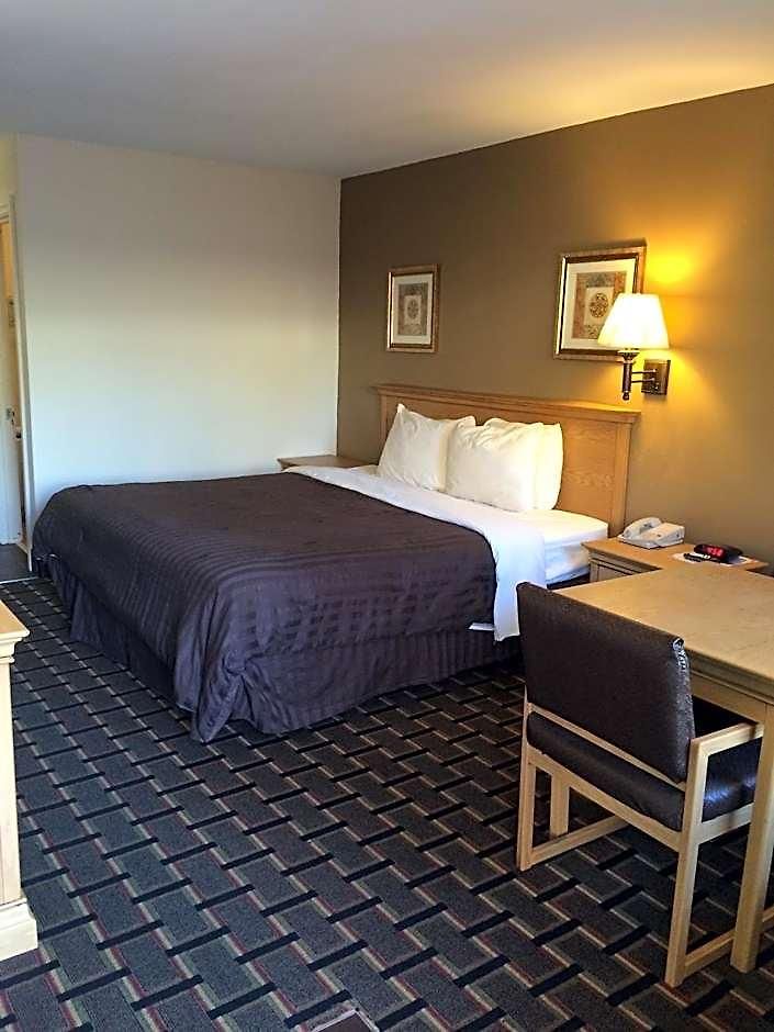 Americas Value Near Downtown 2*