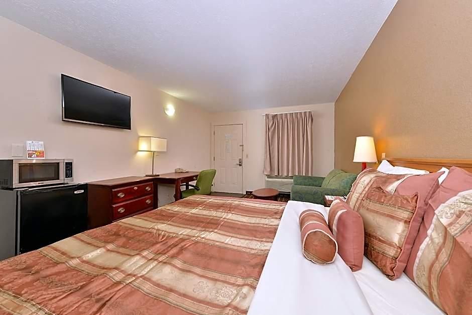 Americas Value Near Downtown