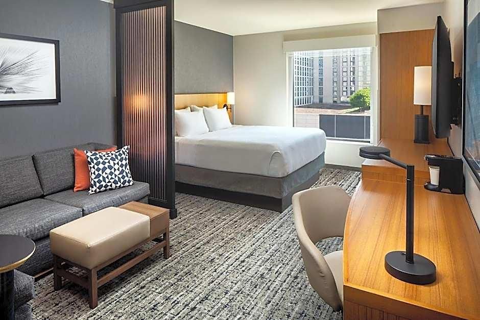 Hyatt Place Downtown Hotel 3*