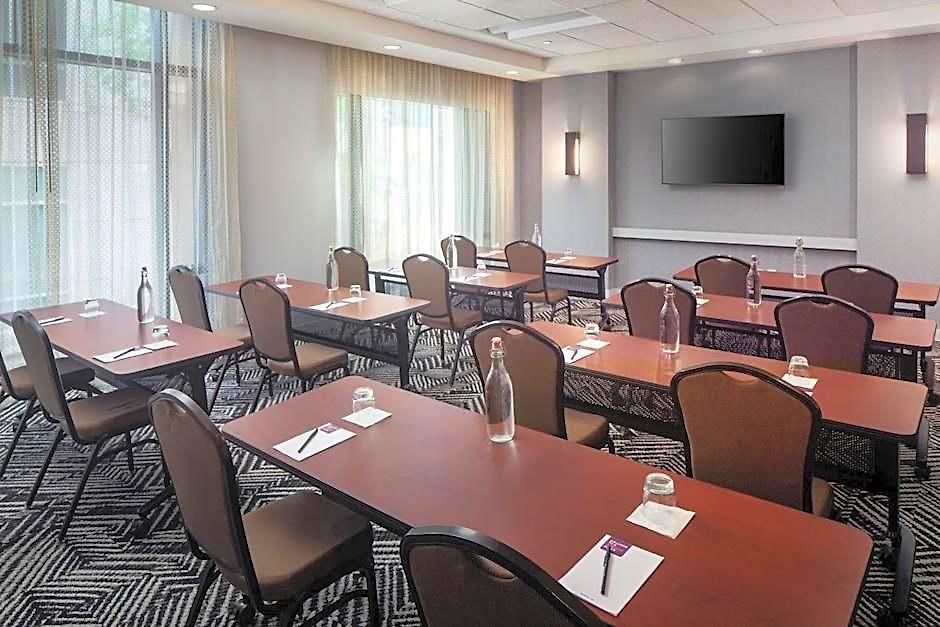 Hyatt Place Downtown Hotel 3*
