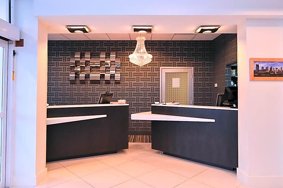 Country & By Radisson Airport Tn 4*