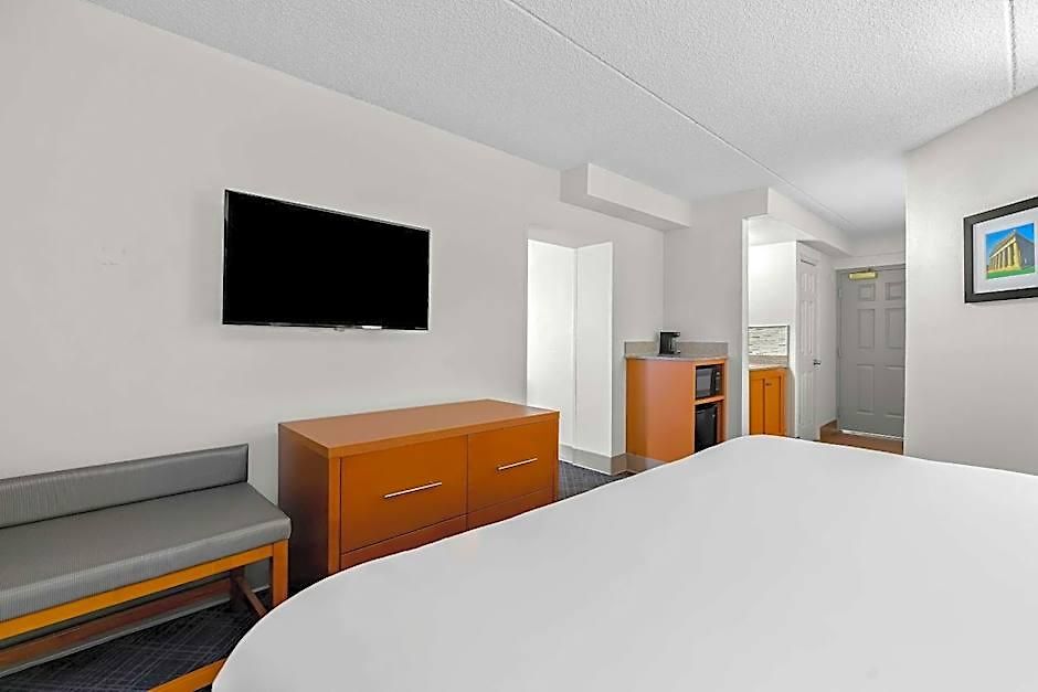 Comfort & Near Tanger Outlets I-24 Antioch 4* Nashville