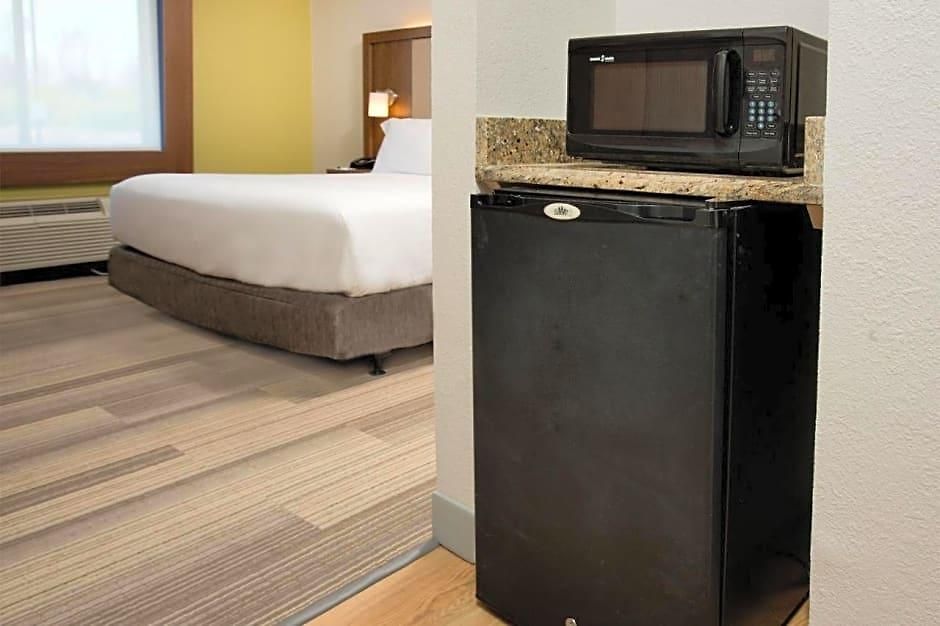 Express Airport By Ihg Hotel Nashville