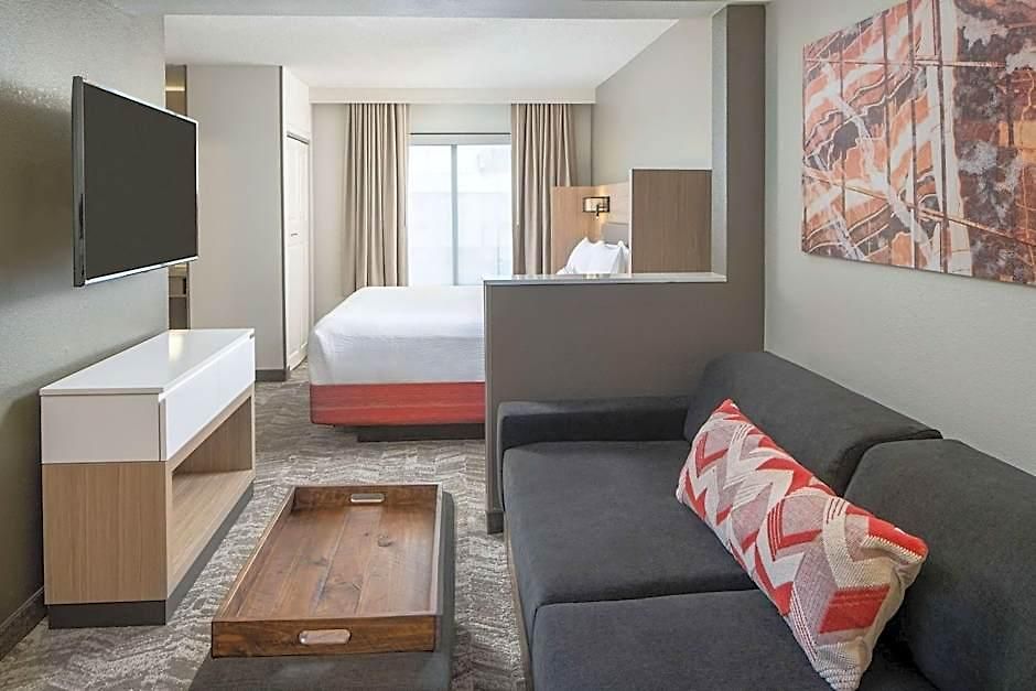 Sonesta Select Airport Hotel 3*