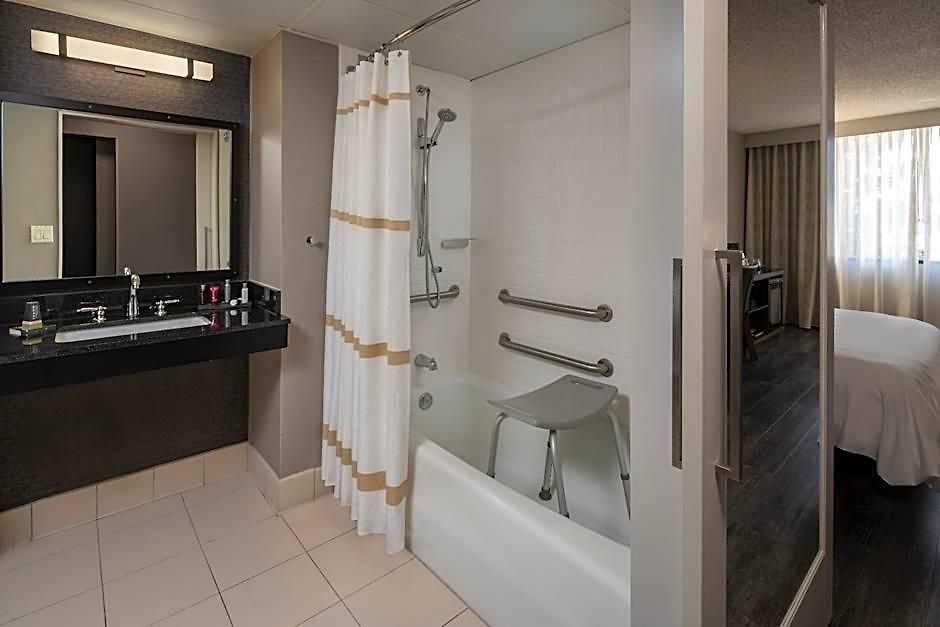 Hotel Sonesta Airport