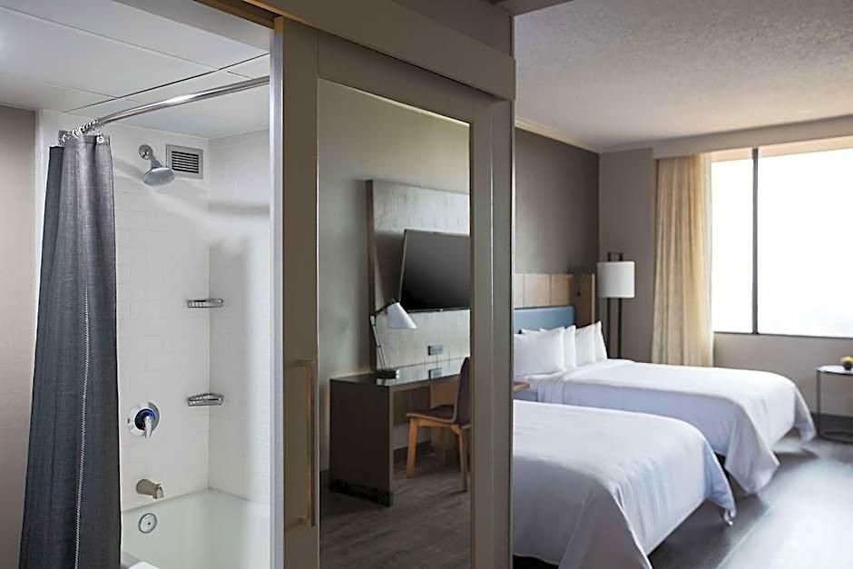 Hotel Sonesta Airport 4*