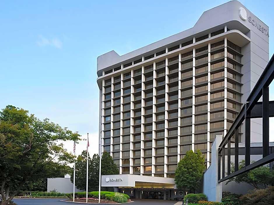 Sonesta Airport 4*