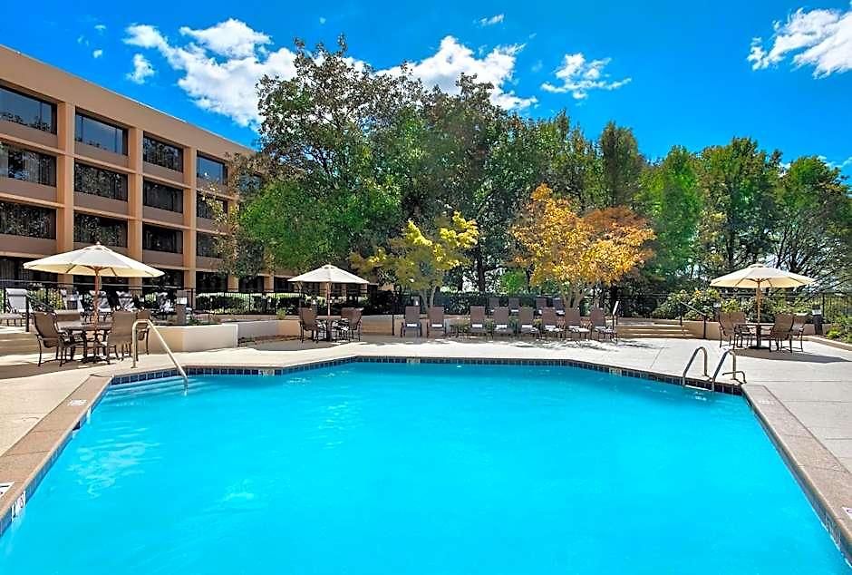 Hotel Sonesta Airport 4*
