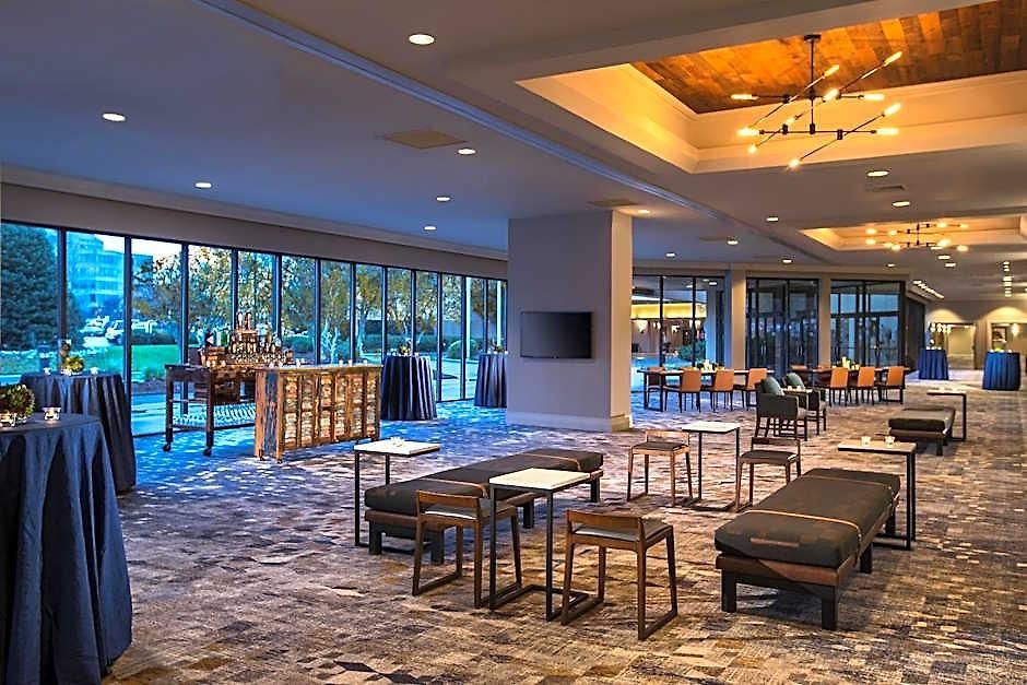 Sonesta Airport Hotel