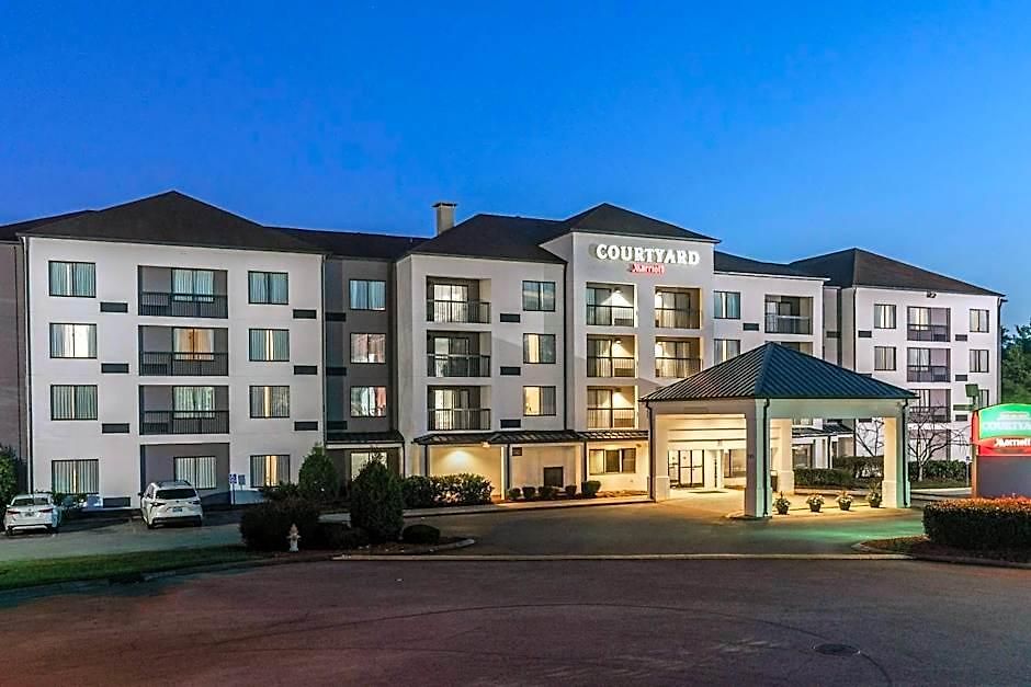 Courtyard By Marriott At Opryland