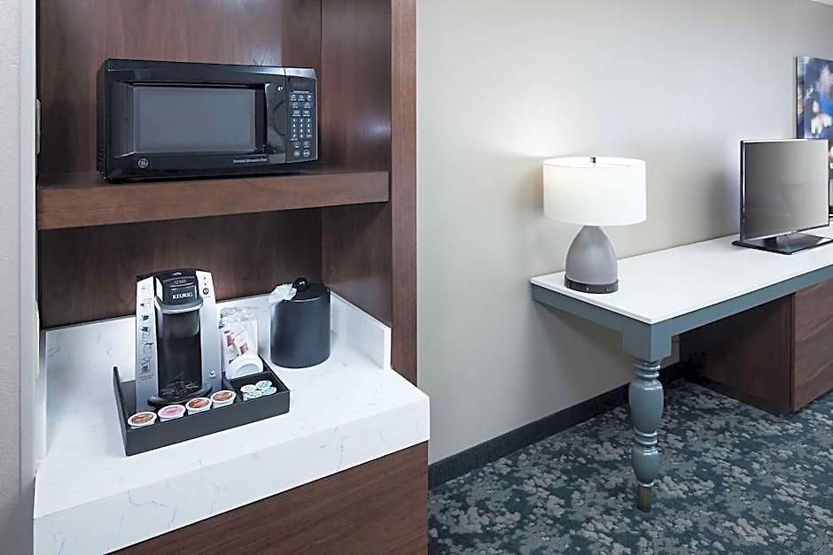 Hilton Garden Vanderbilt 3*