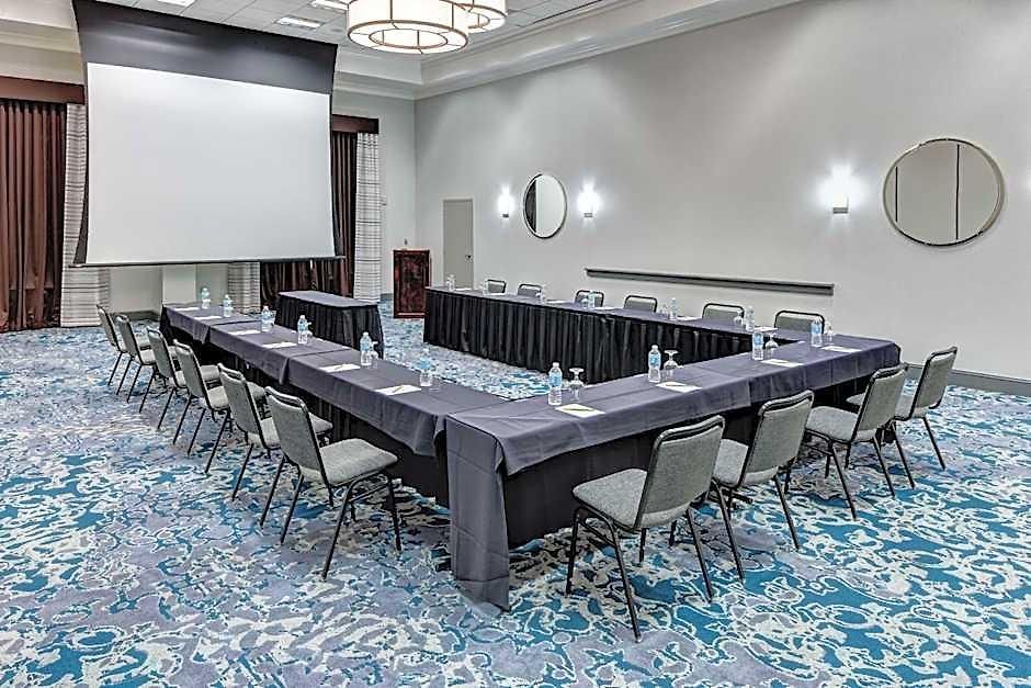 Hotel Hilton Garden Vanderbilt 3*