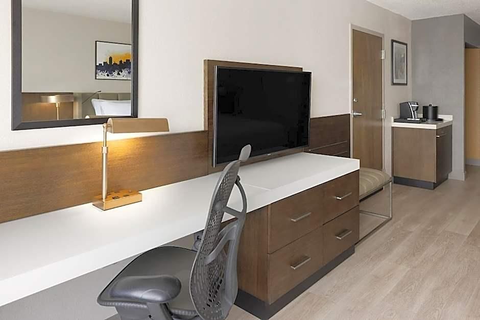 Hilton Garden Airport Hotel Nashville