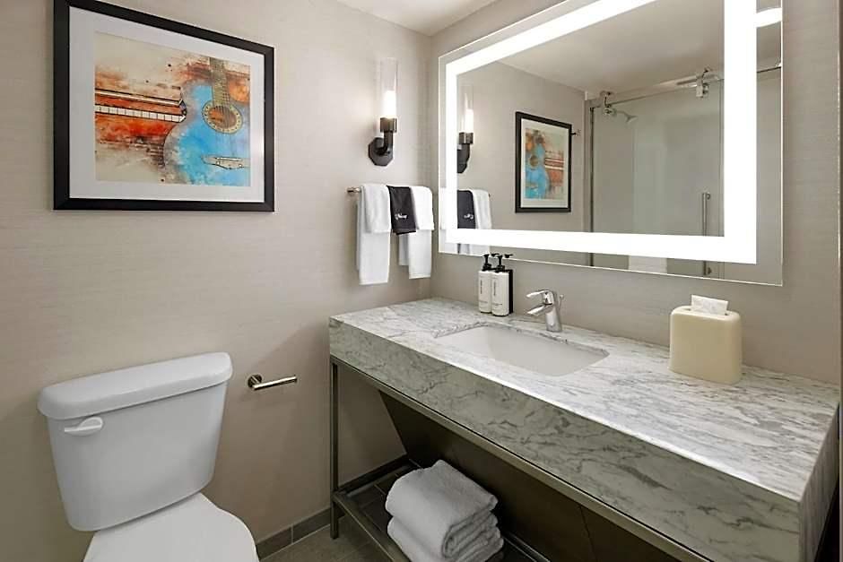 Hilton Garden Airport Hotel 3*