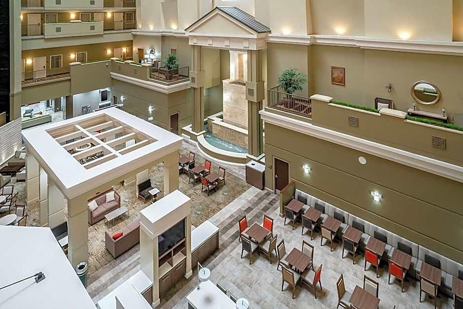 Hotel Embassy - At Vanderbilt 3*
