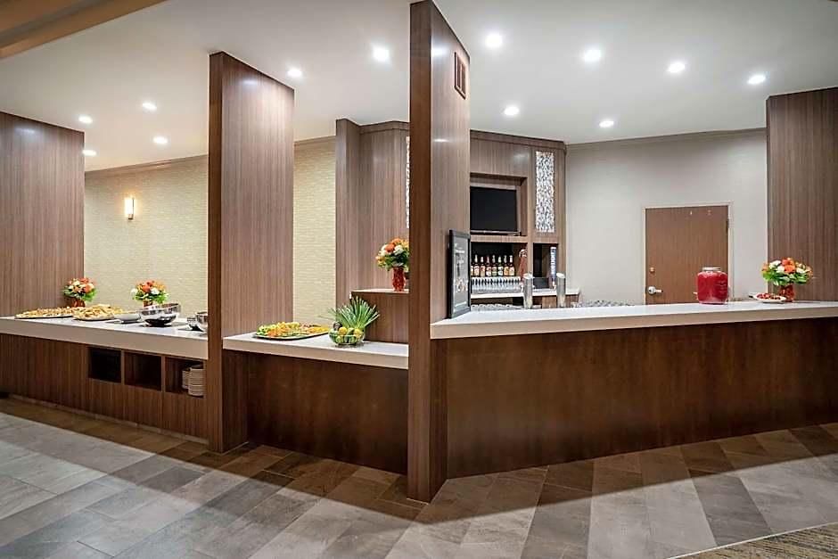 Embassy - At Vanderbilt Hotel 3*